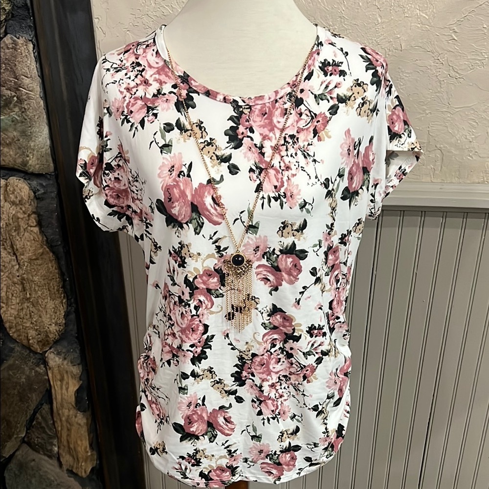 NWT Floral Print Women's Top